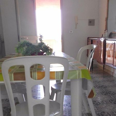 Yellow House Apartment Trappeto  Ngoại thất bức ảnh