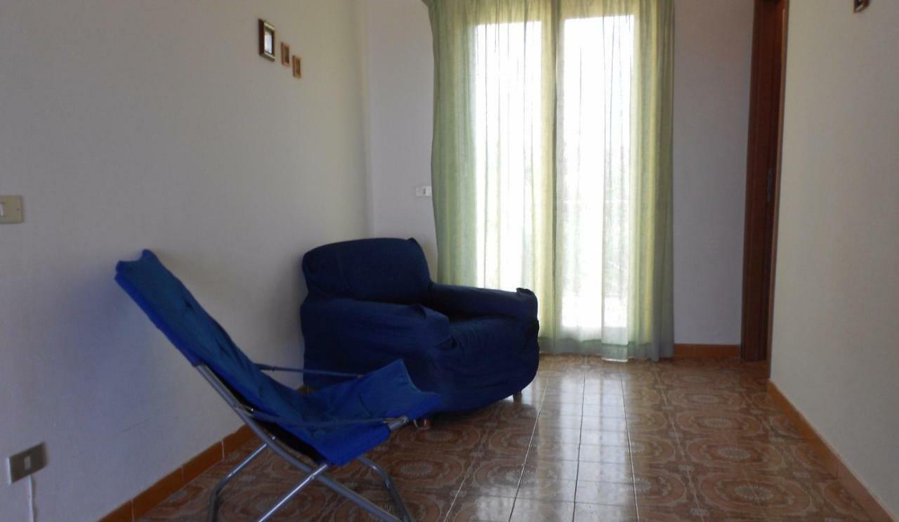 Yellow House Apartment Trappeto  Ngoại thất bức ảnh